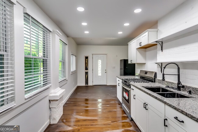 Foto del edificio - 1126 Briarcliff Pl NE