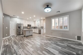 Building Photo - 10627 Seasonable Dr