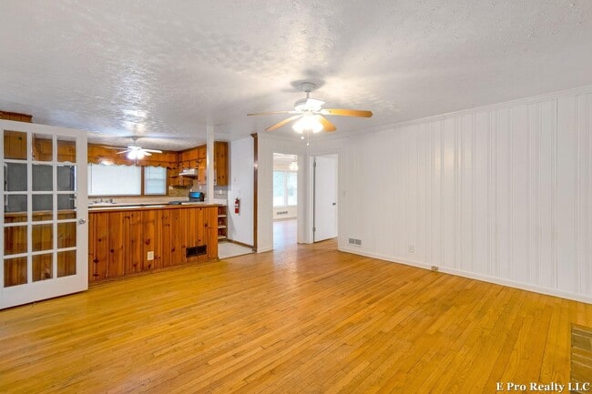 Building Photo - Welcome Home!