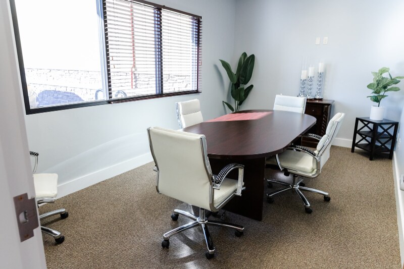 Foto principal - 9221 W State St