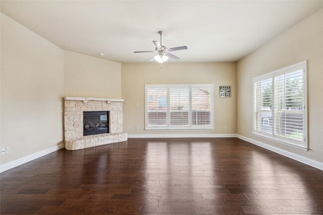 Foto del edificio - 4213 Pecan Bend Ln
