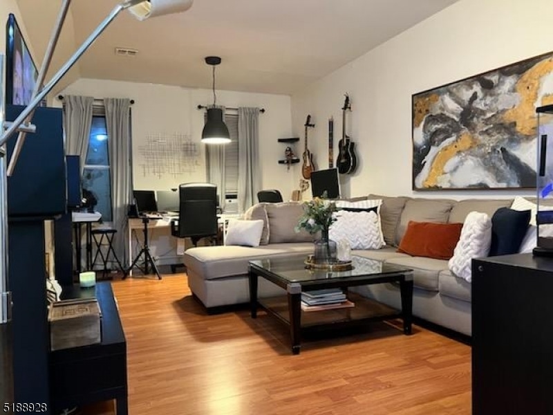 662 Bloomfield Ave Unit 2, Verona Twp., NJ 07003 Apartment for Rent in Verona Twp., NJ