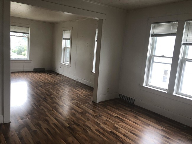 Building Photo - 1372 Merryman St