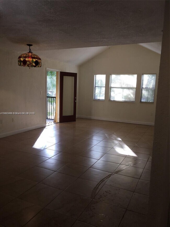 Foto del edificio - 10440 SW 156th Ct