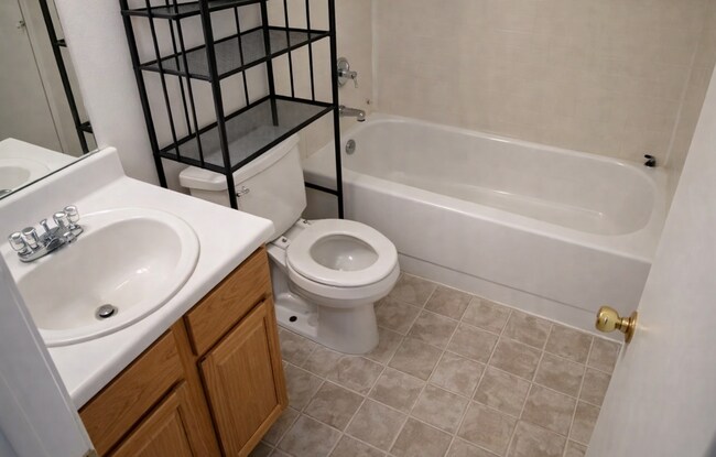 Foto del edificio - 1705 Benttree Dr