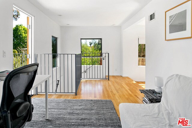 Foto del edificio - 4804 Buchanan St
