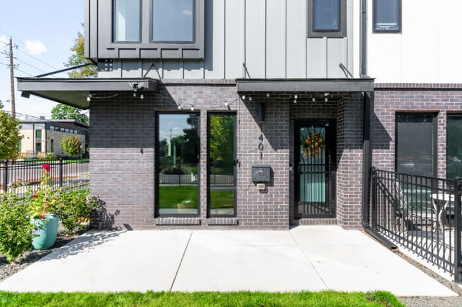 Building Photo - 1401 Yates St