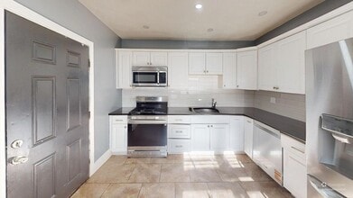 Building Photo - 100 Malden St