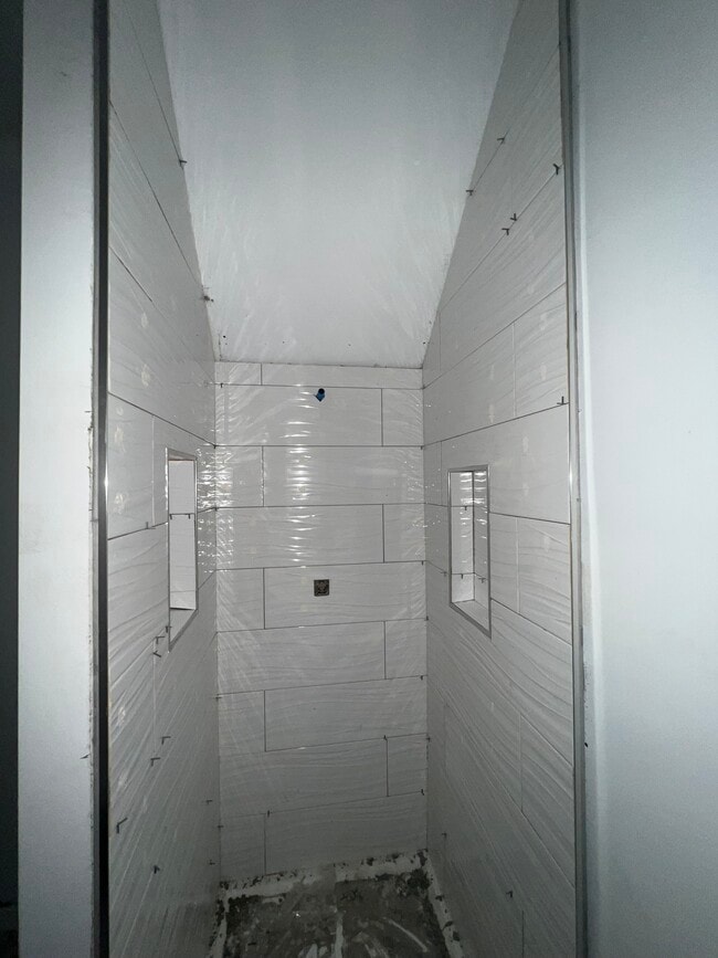 down stairs bath - 2629 Heartwood Rd