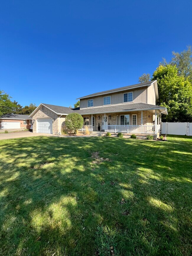Building Photo - 1254 Shepard Ln