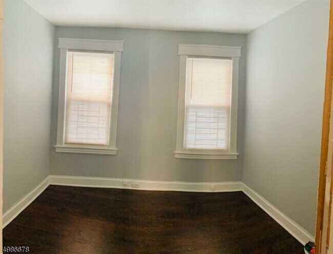 Building Photo - 162 N 12th St