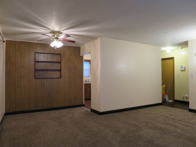 Dining area, kitchen, bedroom door - 1757 E Olive St
