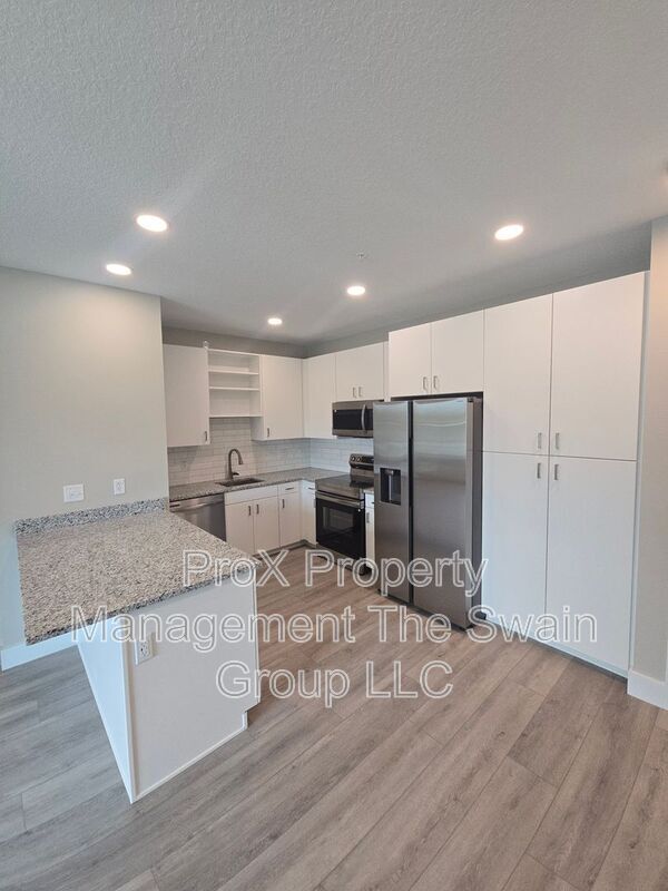 Building Photo - 701 Bates Ave SW