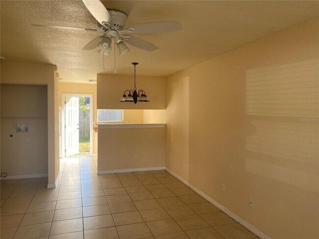 Building Photo - 222 E Cypress St