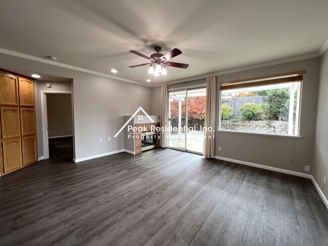 Foto del edificio - Beautiful Folsom 3bd/2ba Home with RV Access!