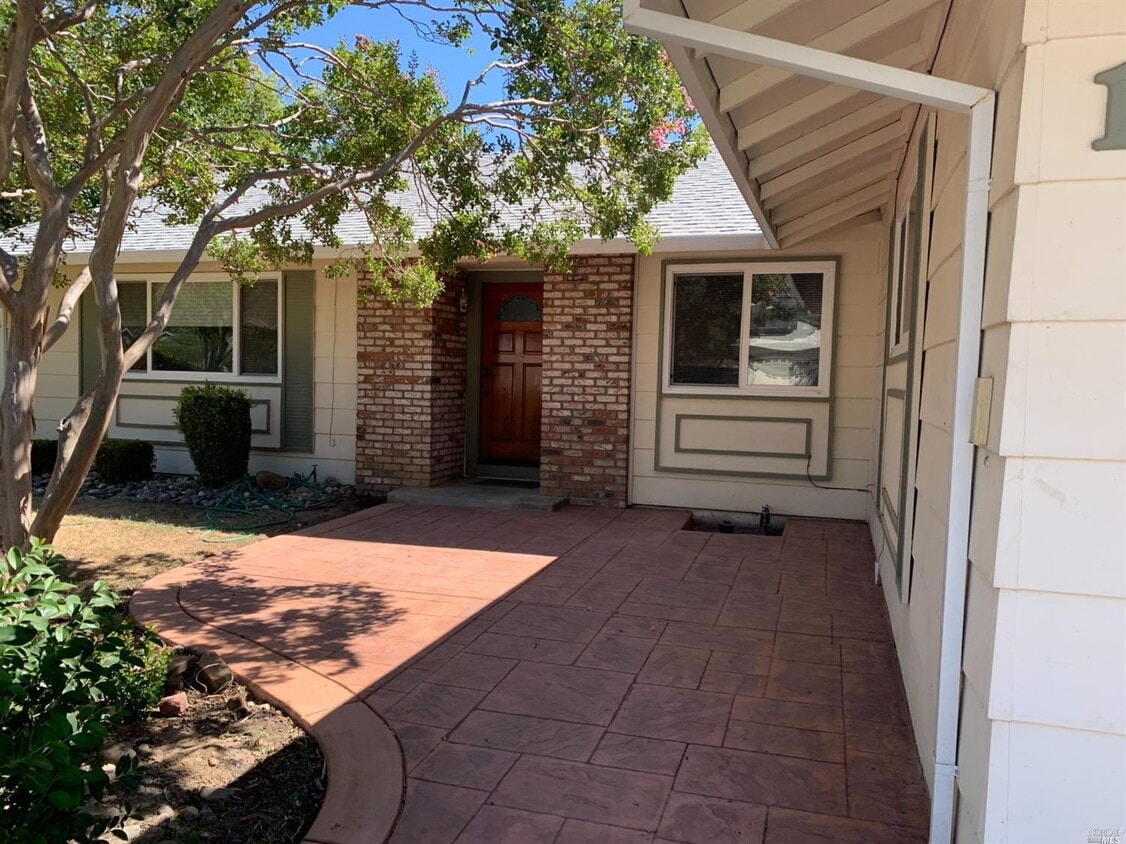 197 N Alamo Dr, Vacaville, CA 95688 House Rental in Vacaville, CA