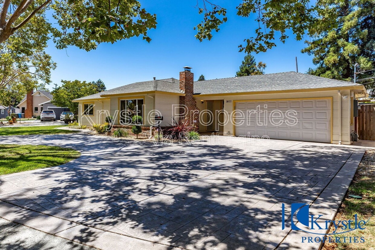 Primary Photo - 1411 Mariposa St