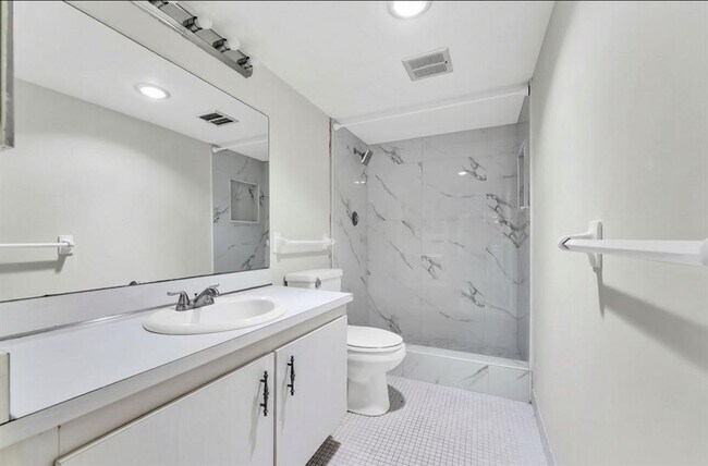 Foto del edificio - 4172 Inverrary Dr