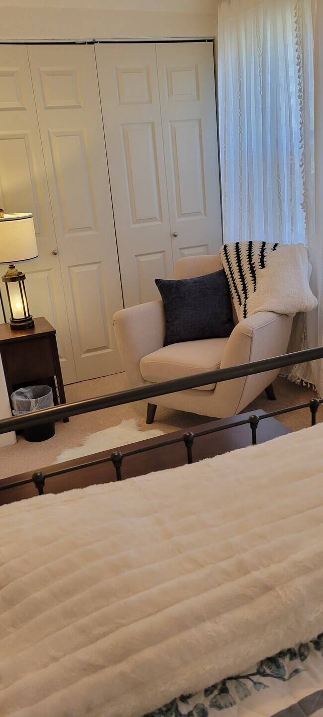 Foto del edificio - 1055 NE Grandview Dr