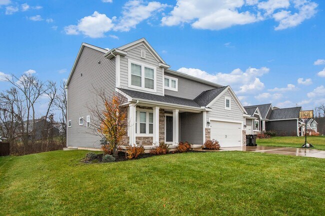 Building Photo - Beautiful Byron Center Home with 3 Car Gar...