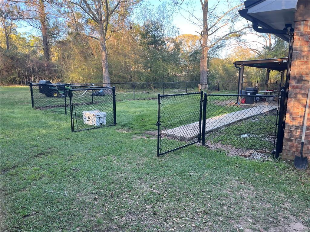 Foto del edificio - 9340 Roberts Ln E