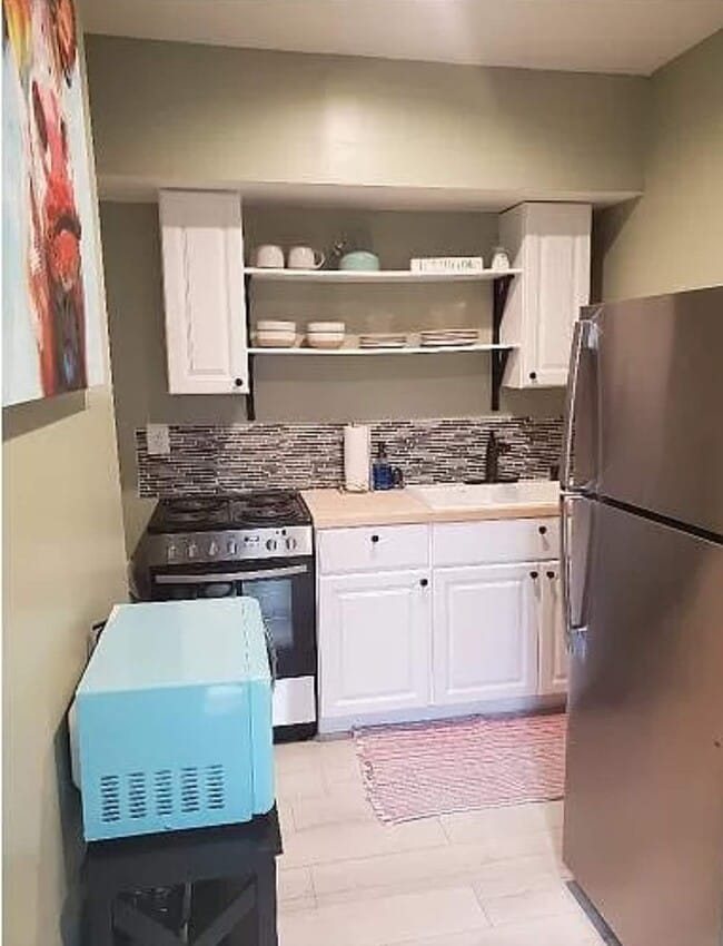 Kitchen - 155 Rivershyre Cir