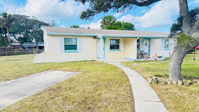 Building Photo - 4 Cypress Cir