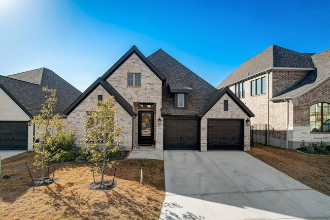 Building Photo - LUXURY 4-BEDROOM IN MONTEVERDE