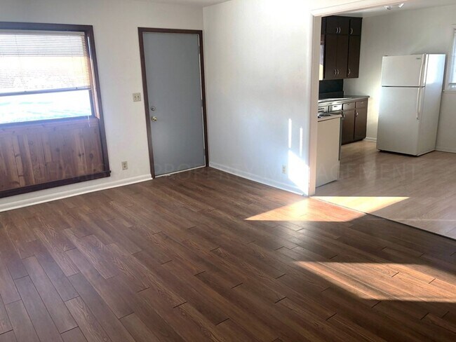 Building Photo - Zip Zap Properties