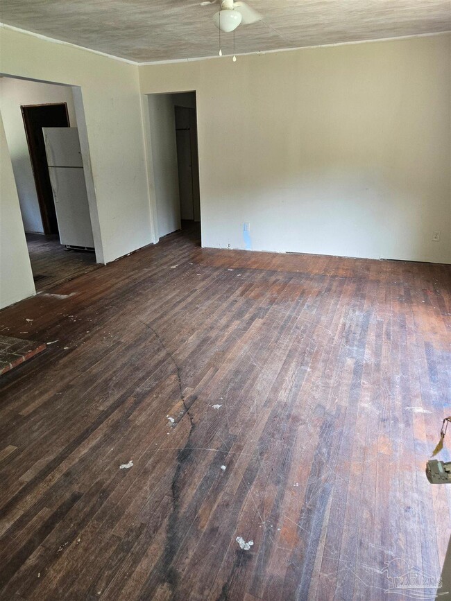 Building Photo - 2410 Ladd Dr