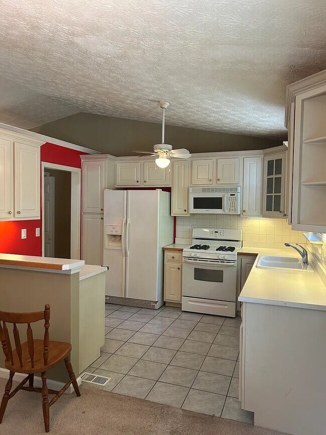 Foto del edificio - Room in House on Sugar Crest Dr