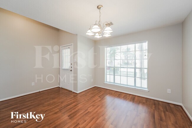 Foto del edificio - 22542 Guston Hall Ln