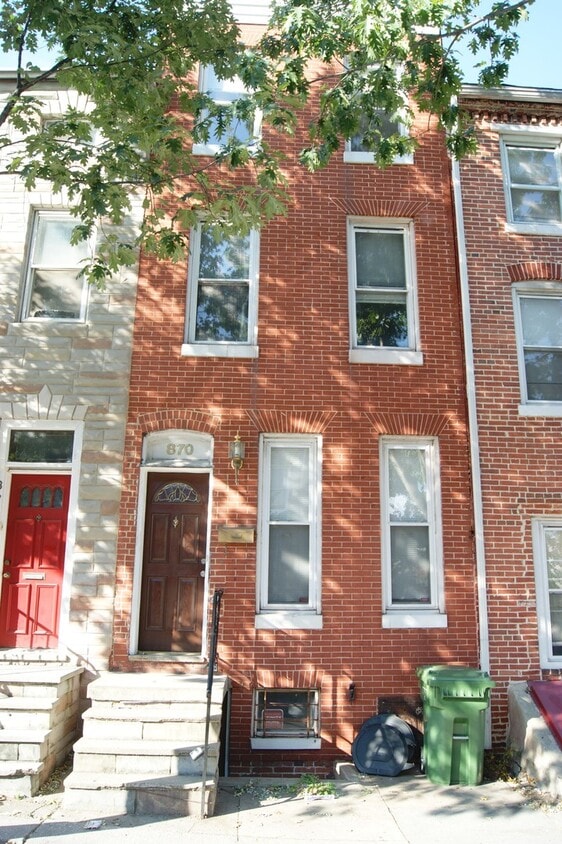Primary Photo - Large Four Bedroom Townhome in Pigtown