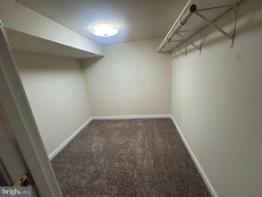 Building Photo - 704 Stafford Glen Ct