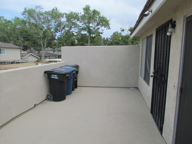 Foto del edificio - 16720 Cedarwood Cir