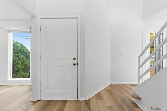 Building Photo - 5186 E 14 Mile Rd