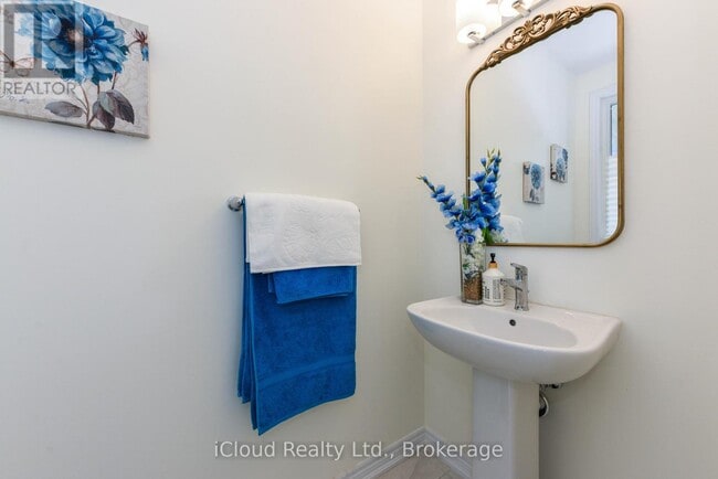 Photo du bâtiment - 114 Thicketwood Ave