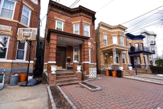 Building Photo - 108 Highpoint Ave