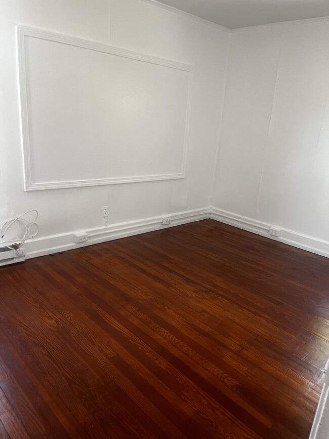 Building Photo - 12 S Plank Rd