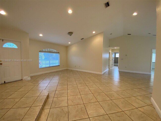 Foto del edificio - 4010 SW 142nd Ave