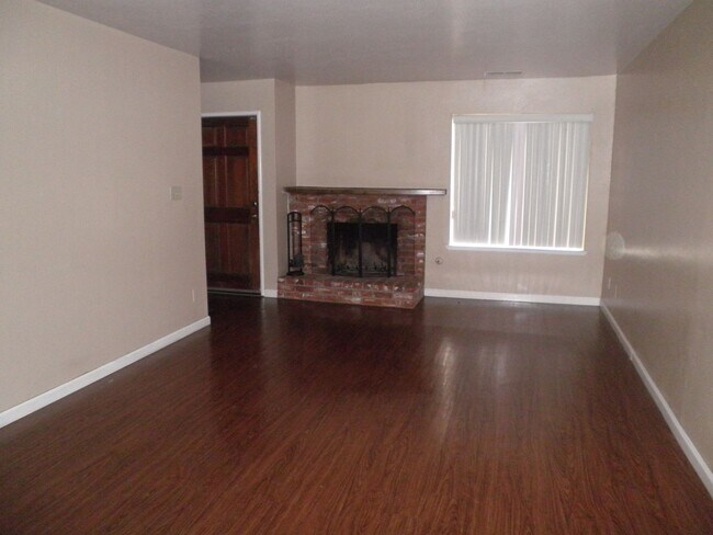 Foto del edificio - 1114 N Gem St