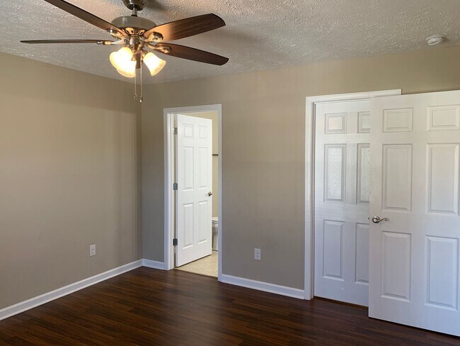 Foto del edificio - 3 br, 2 bath House - 379 Hendrixson Drive