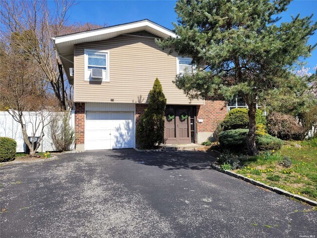 Building Photo - 29 Village Dr