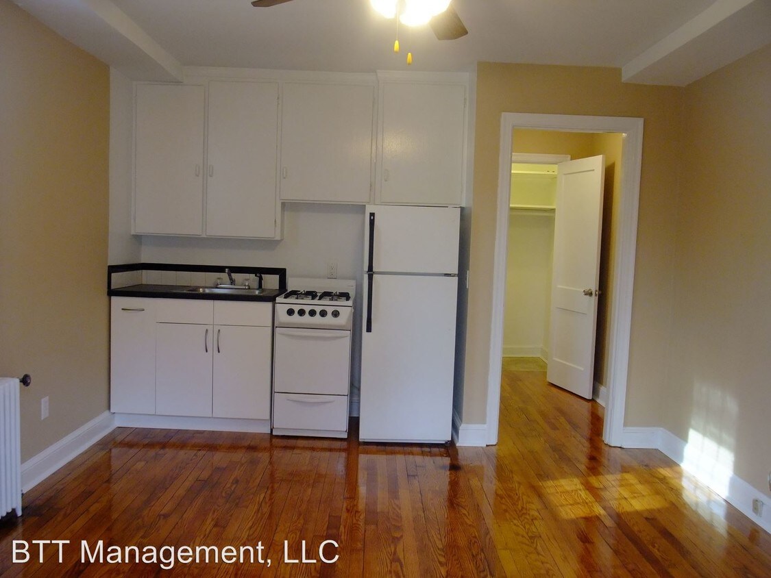 Foto principal - 8401 Greenwood Ave