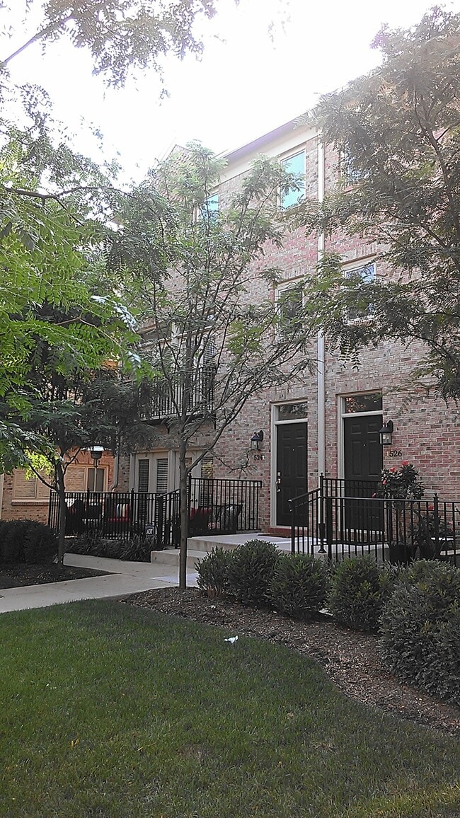 Front of Townhouse - 524 Allard Pl