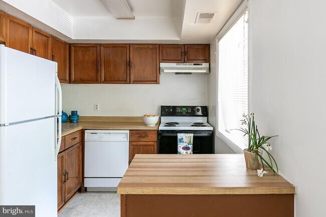 Foto del edificio - 3342 S 28th St