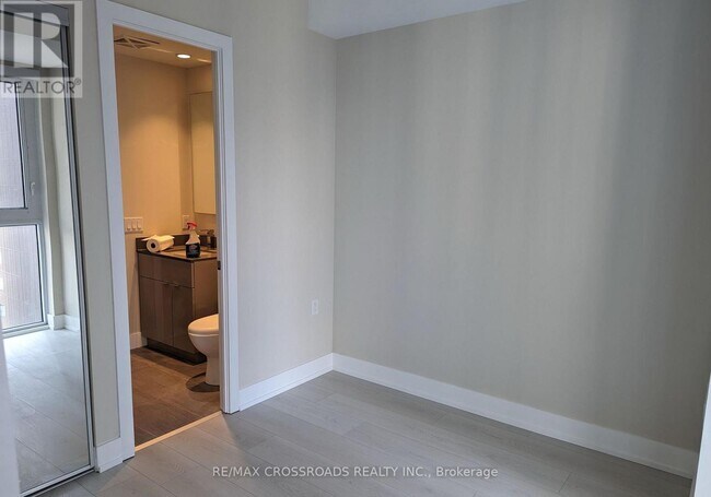 Photo du bâtiment - 7 Grenville St