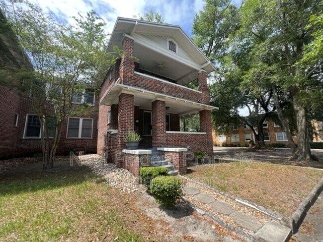 Building Photo - 2305 College St