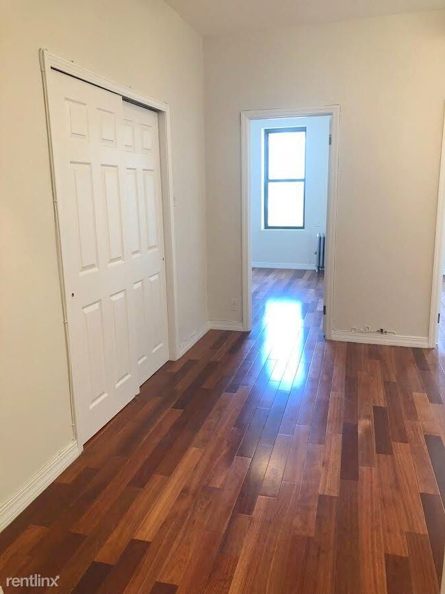 Foto del edificio - 2 br, 1 bath  - 3529 Crescent St