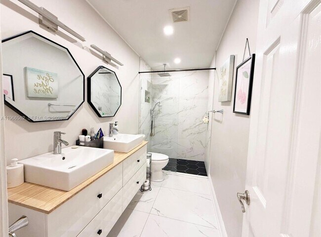 Foto del edificio - 20888 Sugarloaf Ln